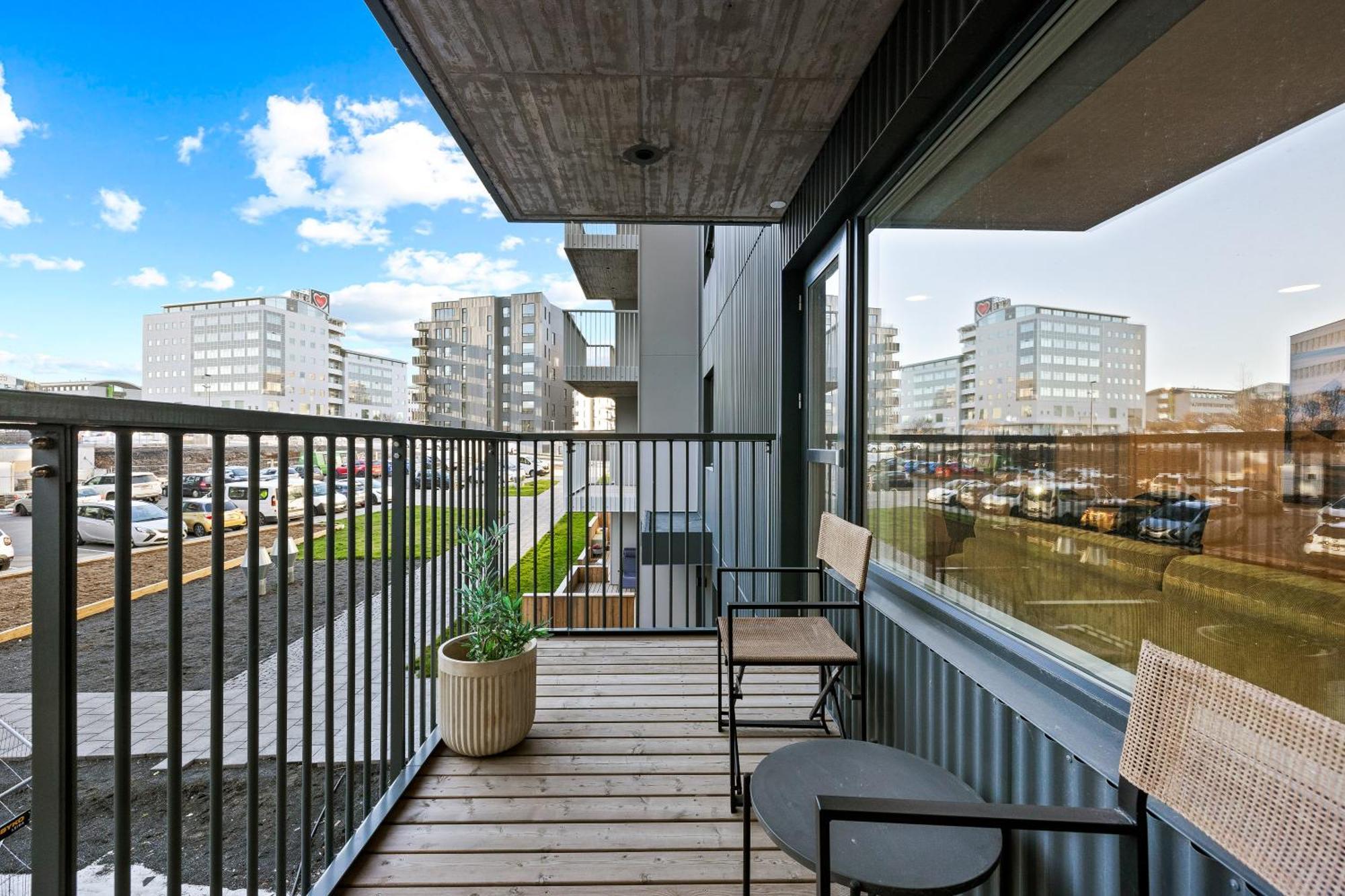 Unwind In Luxury Steps From Smaralind Mall Reykjavík Exterior foto